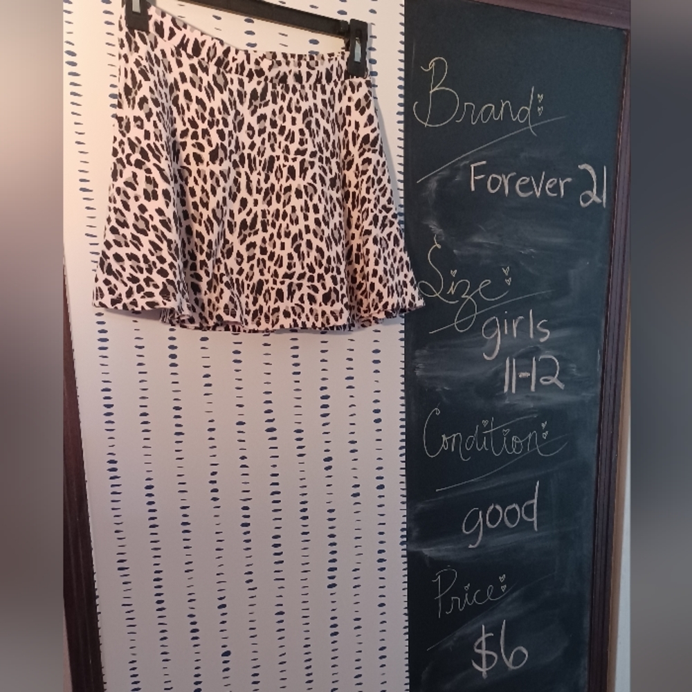 FOREVER 21: Light Pink & Black Leopard Print Skater Skirt